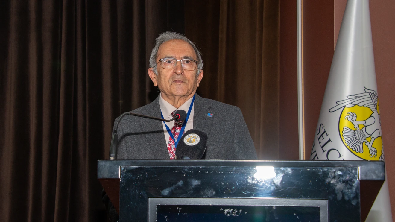 Selçuk Üniversitesinde Kuantum Evreni Kongresi düzenlendi